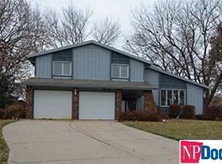 310 Concord Cir, Papillion, NE 68046