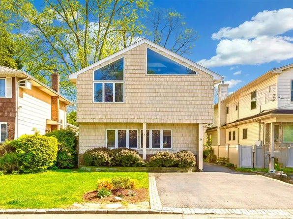 38 Corchaug Avenue, Port Washington, NY 11050