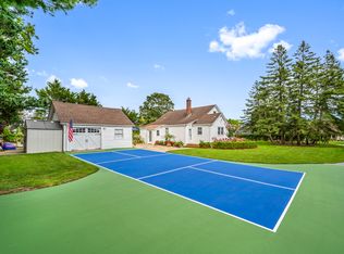 31 Liberty St, Westhampton Beach, NY 11978