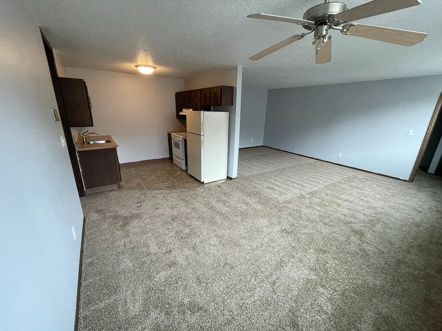 2 bed, 950 sqft, $950 — Photo 3