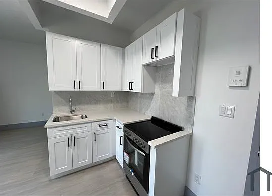 Studio, 600 sqft, $2,646 — Photo 2