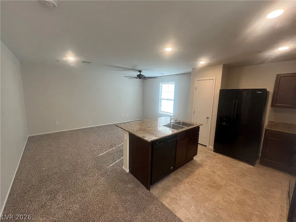 2 bed, 2.0 bath, 1007 sqft, $1,525 — Photo 2