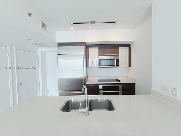 55 SE 6th St #1208 — Photo 1