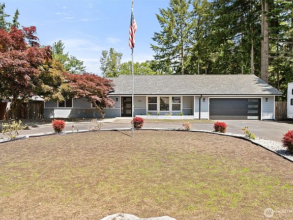 2nd image of 7102 Sierra Drive SE
