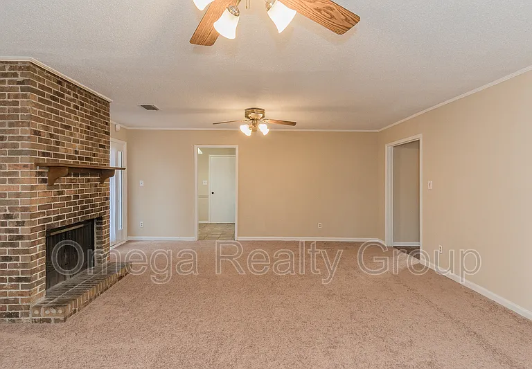 2061 Green Acres Dr — Photo 24