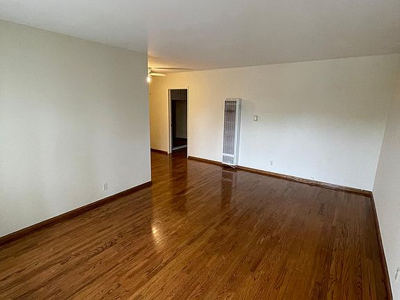 3rd image of 00-3700 E Ocean Blvd