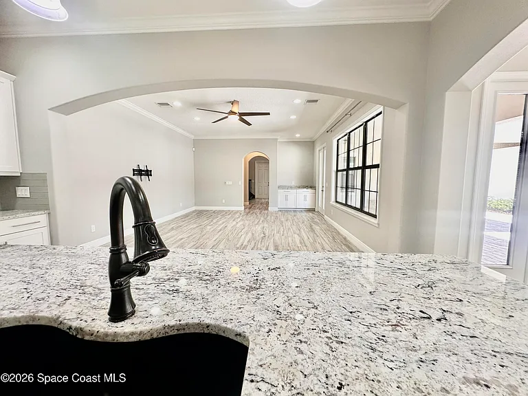 2523 Rodina Dr — Photo 11