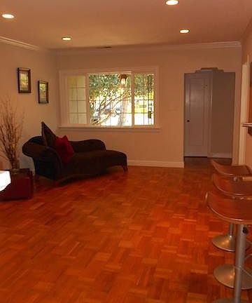3rd image of 1045 Menlo Oaks Dr