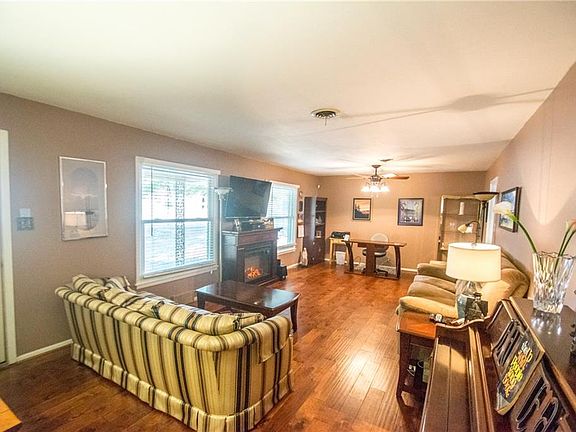 4th image of 2202 Kayewood Dr