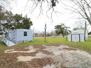 608 Battlebell Rd TRLR D, Highlands, TX 77562