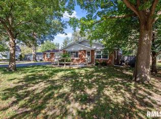 312 W Maple Ave, Auburn, IL 62615