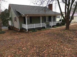 113 Lakeview Dr, Inman, SC 29349