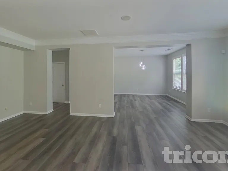 7457 Mistydawn Dr — Photo 2