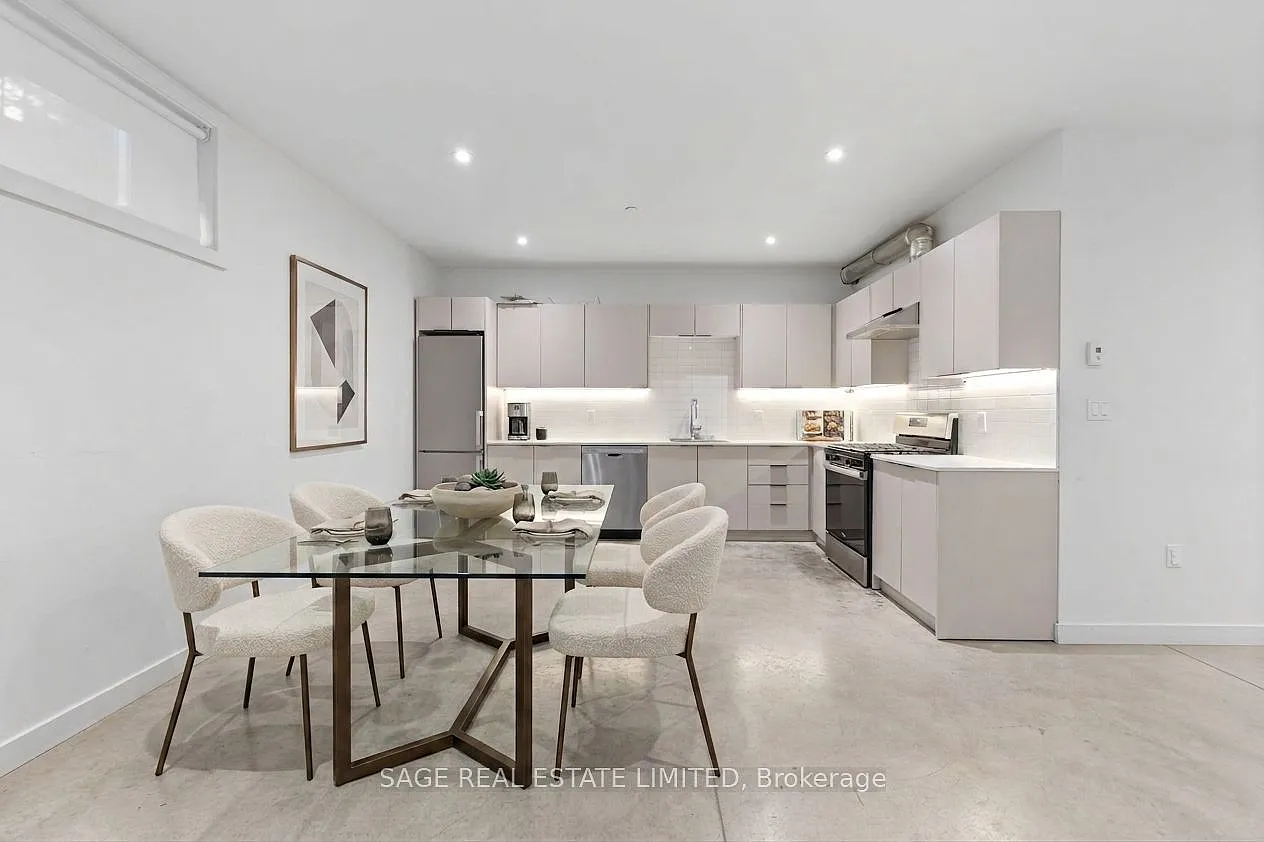 3 bed, $2,900 — Photo 2