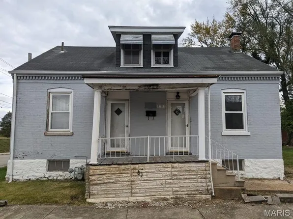 228 N 12th St, Belleville, IL 62220