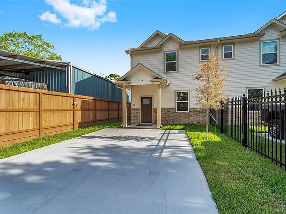 3rd image of 913 Turner Dr #A
