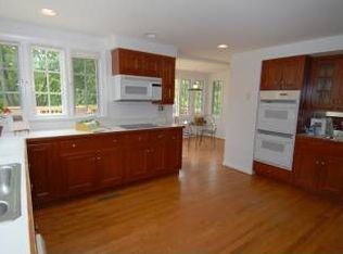 10801 Red Barn Ln, Potomac, MD 20854