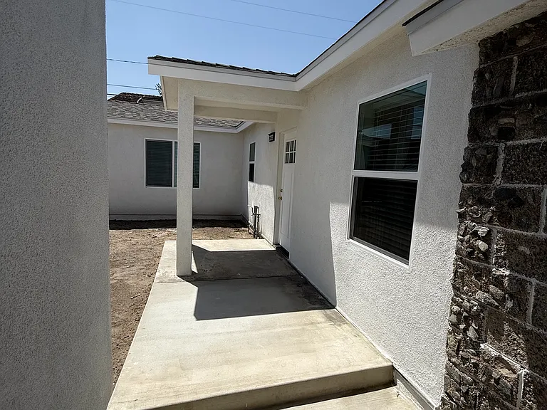 18423 Clarkdale Ave #18423 — Photo 20