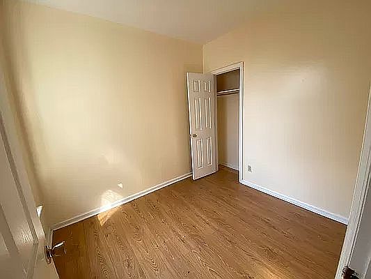 4th image of 450 49th St #15R