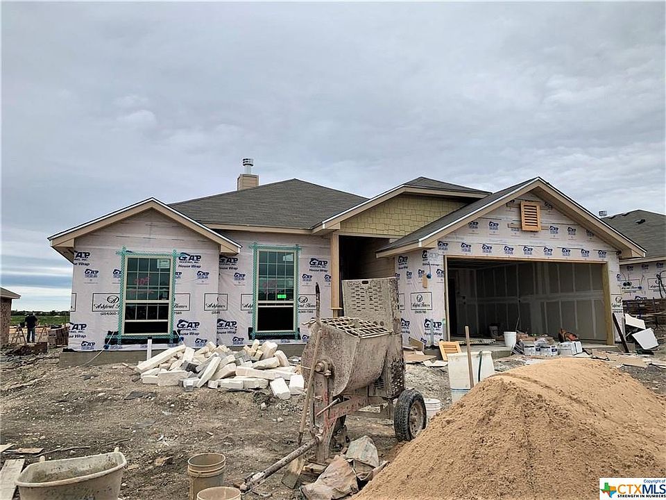 1st image of 905 Hickory Dr
