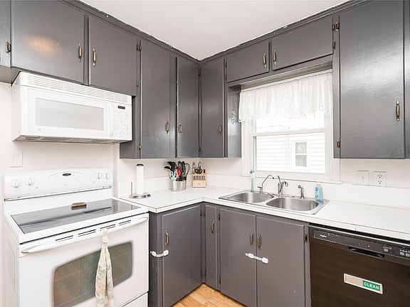 3rd image of 301 Hillside Ave