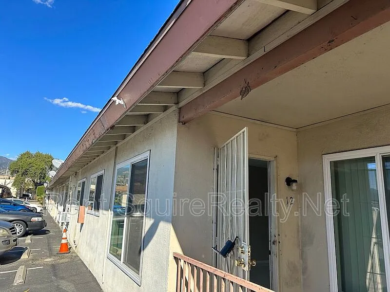 936 W Foothill Blvd #12