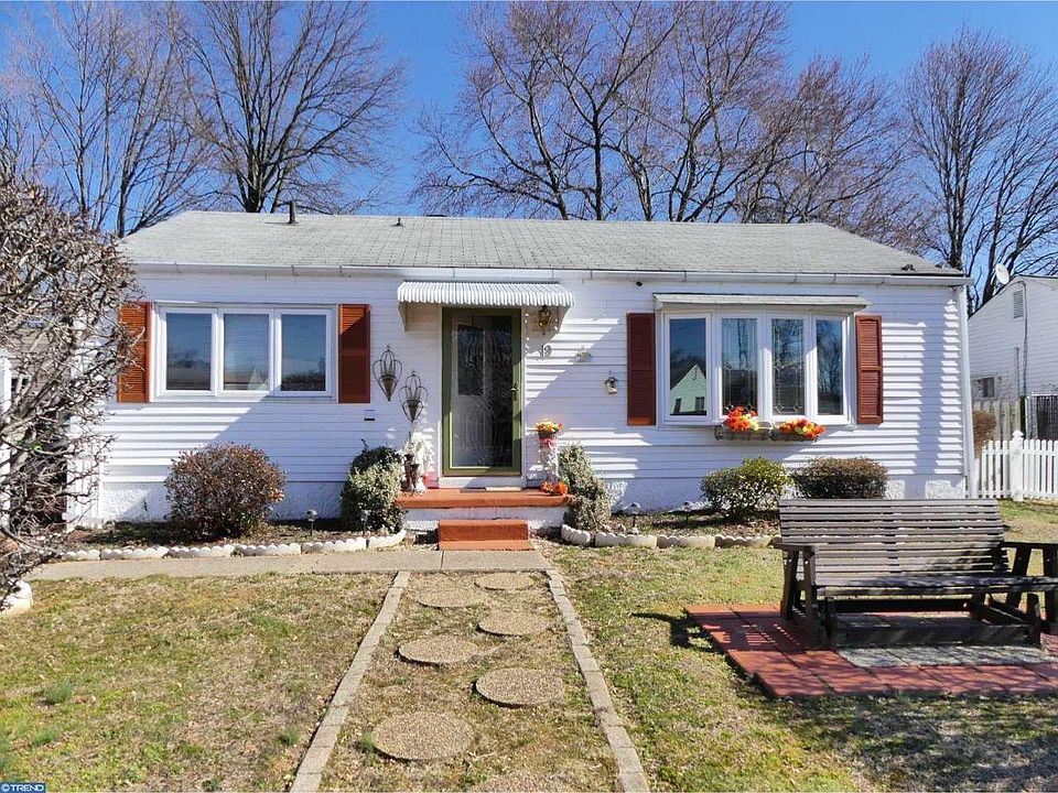 1st image of 19 Gene Ave