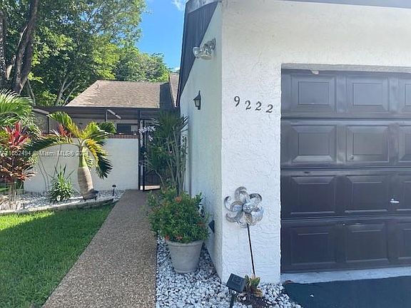 3rd image of 9222 Wedgewood Ln