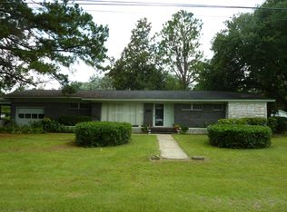401 Colonial Dr, Kingstree, SC 29556