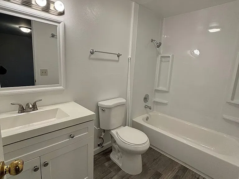 301 Kiwanis Park Ln — Photo 14