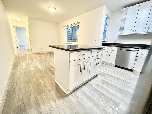 2nd image of 2639 Harrison St #2639