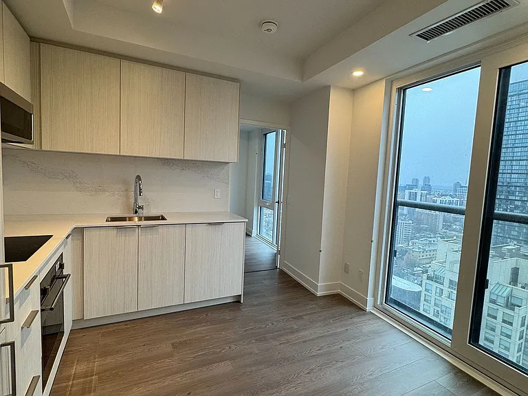 308 Jarvis St #2401 — Photo 3