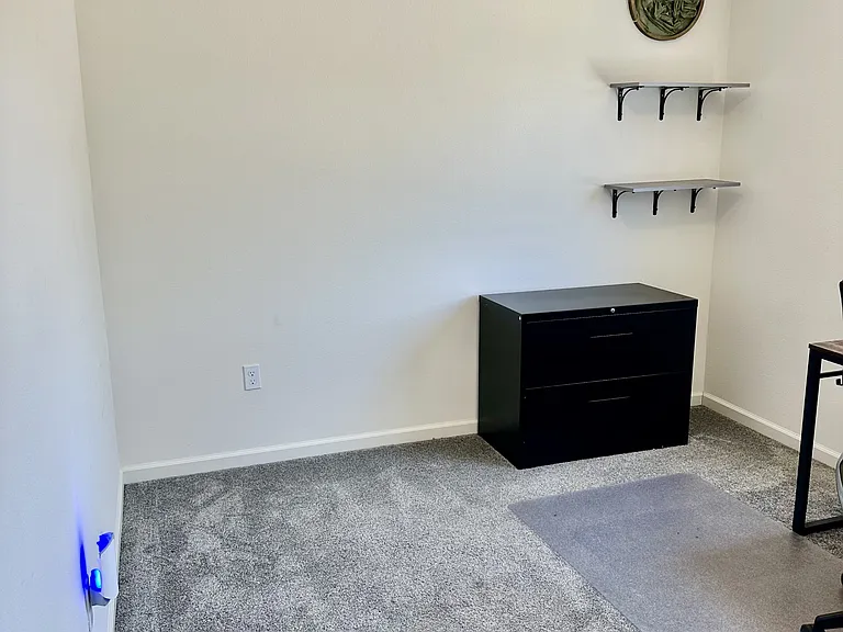677 Country Pl — Photo 28