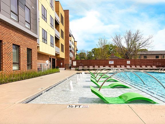 5th image of 18 E Stone Ave #3-200