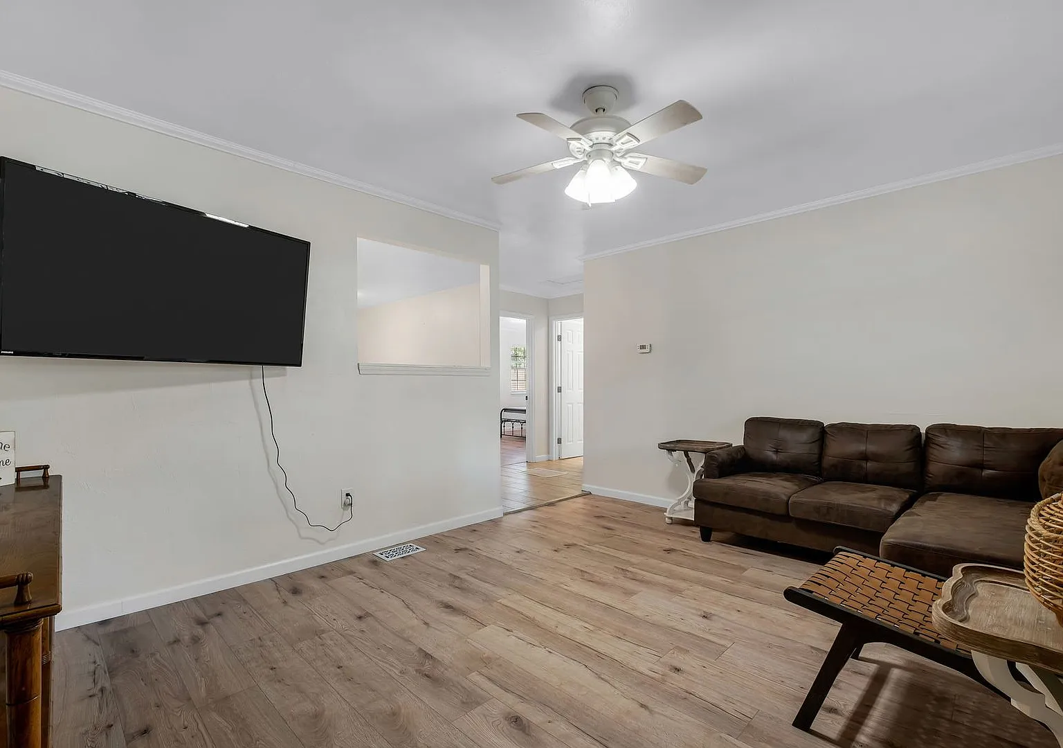 Franklin Park Duplex — Photo 4