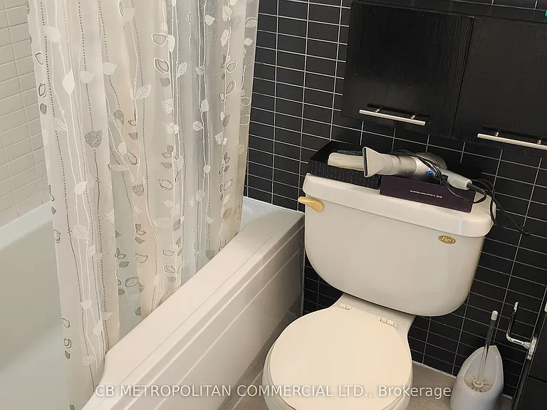 23 Carlton St #316 — Photo 7