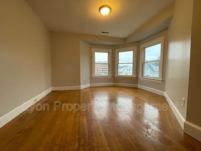 23 Villa Ave #3 — Photo 8