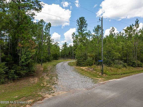 4th image of 59 Clear Pines Dr