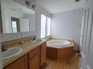 8101 SE Skylark Ave, Hobe Sound, FL 33455