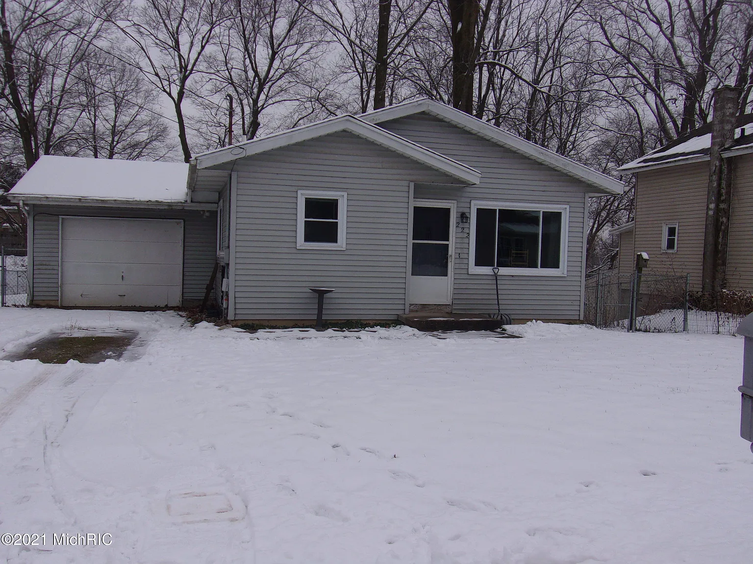 222 W Grant St photo 1