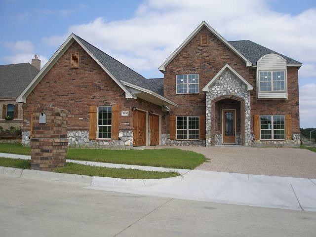 Gorgeous Home With Great Views!