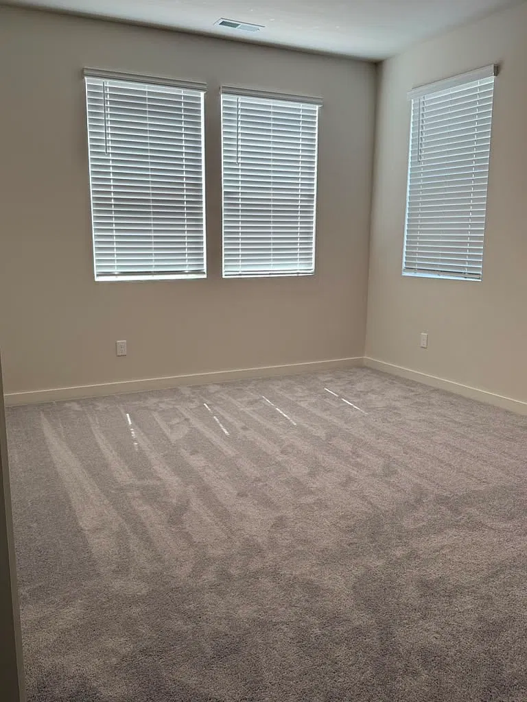 4 bed, 2042 sqft, $2,199 — Photo 2