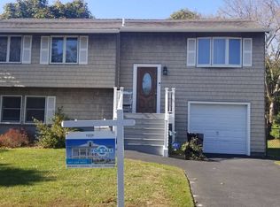 15 Meadow Ave, Medford, NY 11763