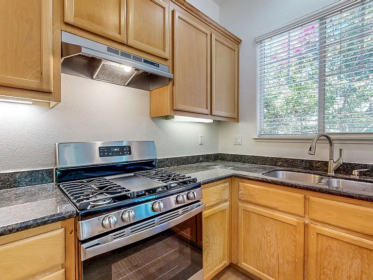 642 Acacia Ln — Photo 27