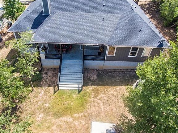 3rd image of 166 Kaelepulu Dr