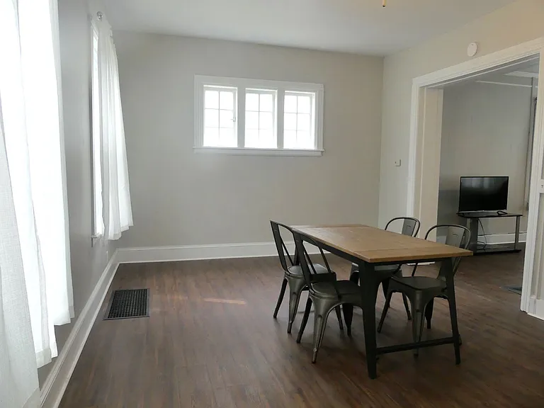 144-313 Linn St — Photo 5