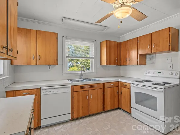 1127 Thompson Ave, Charlotte, NC 28216
