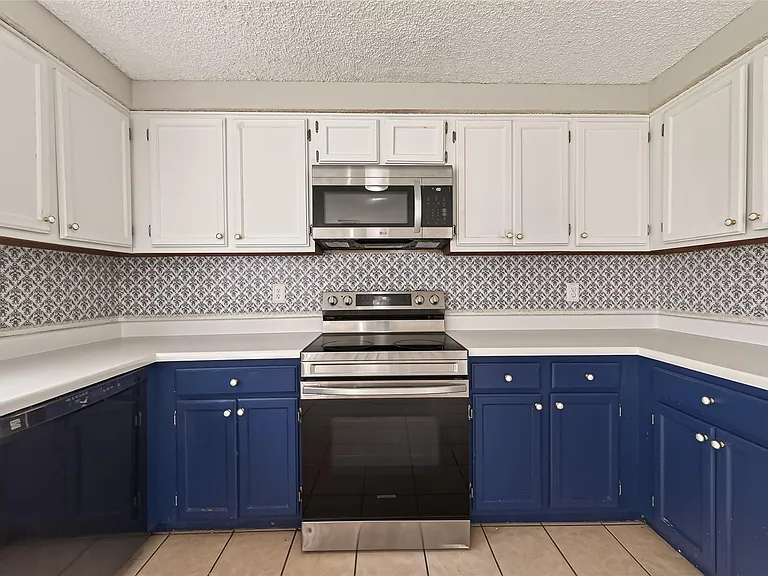 1818 Foxlake Dr — Photo 16