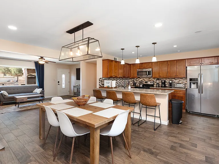 1231 E Diana Ave — Photo 14