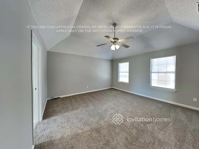 685 Meadows Ln — Photo 8